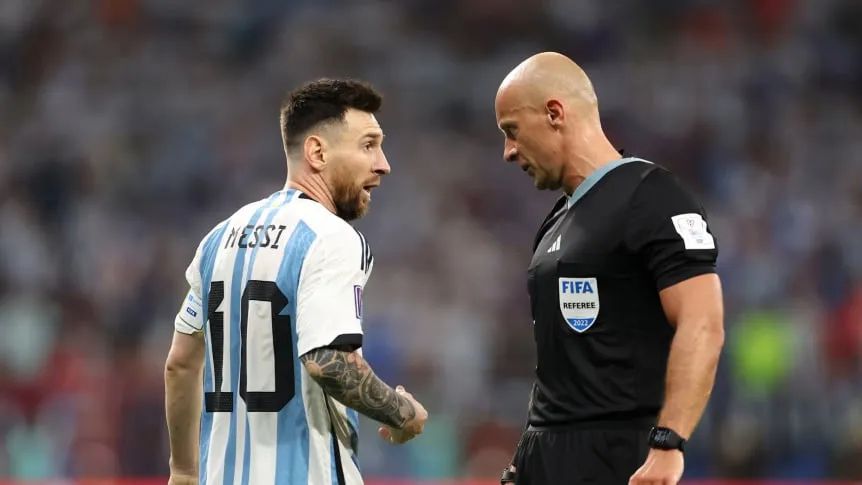 El árbitro para el debut de Argentina ante Argelia en el Mundial: el mismo de la final en Qatar